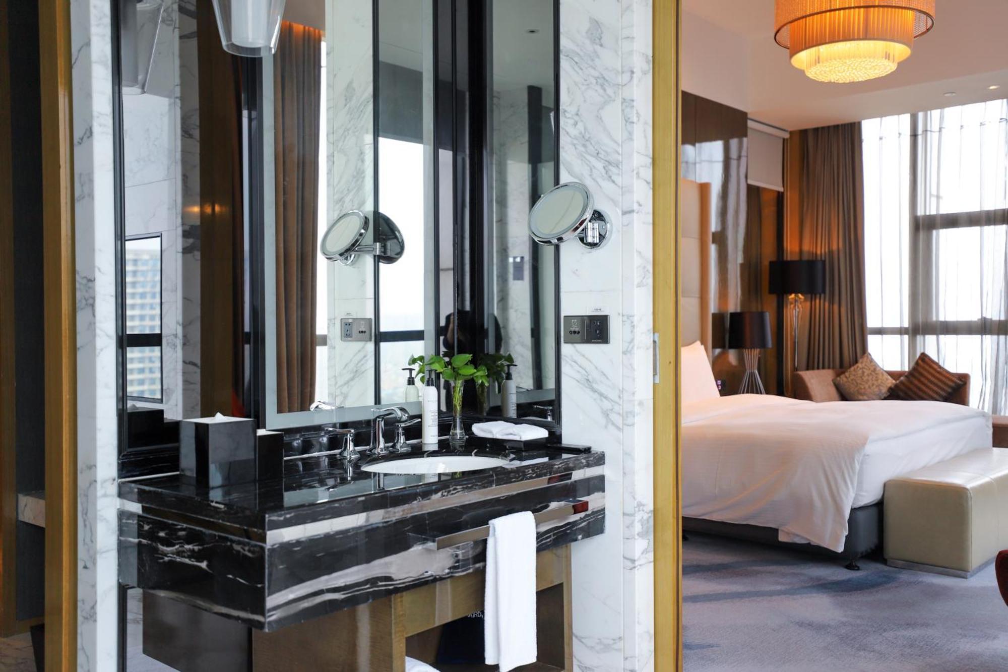 Wanda Realm Jiangmen Hotel Buitenkant foto
